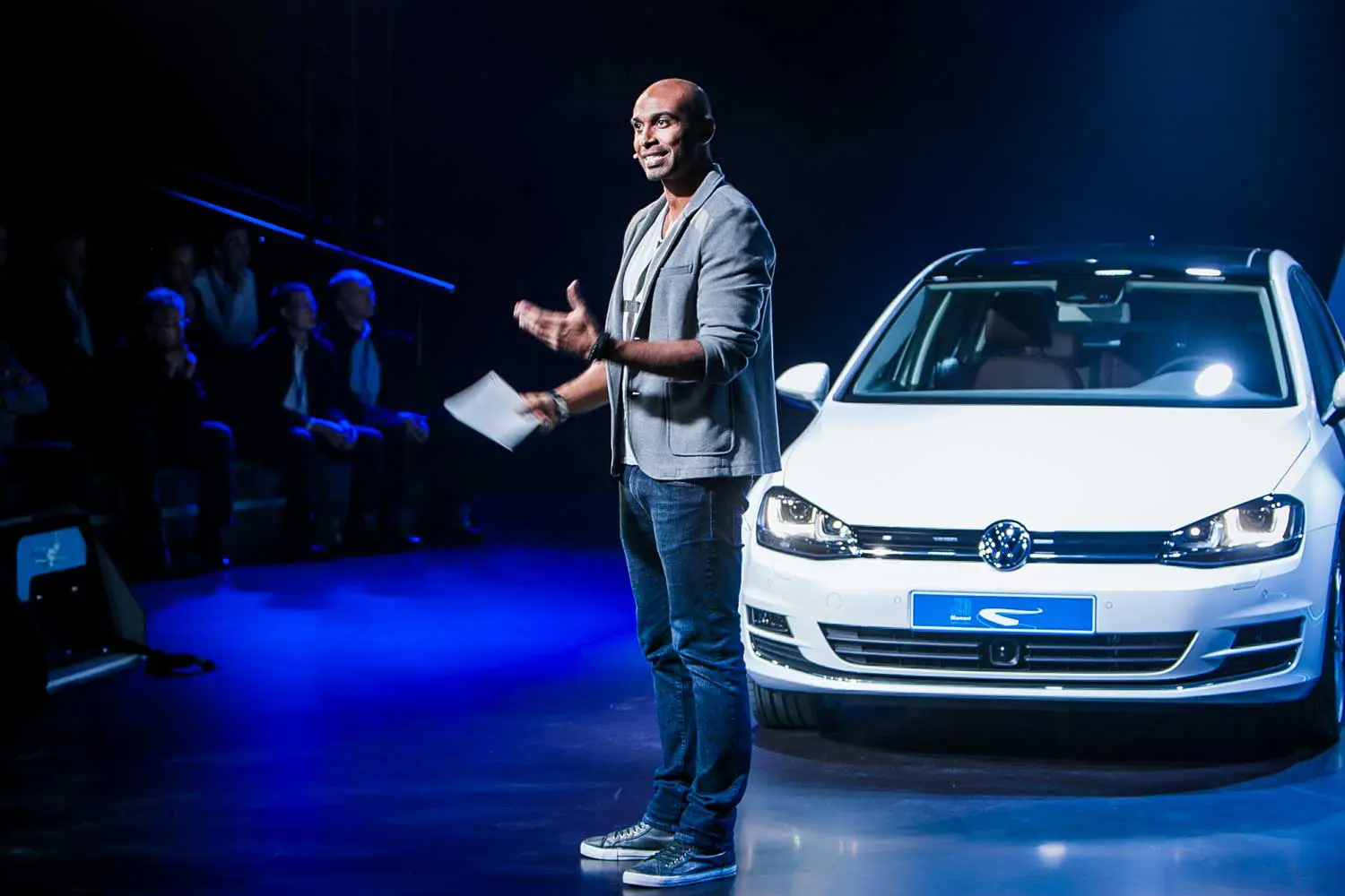 Volkswagen-VW-Moderation-spanien-Chris-Brow-musikalisch